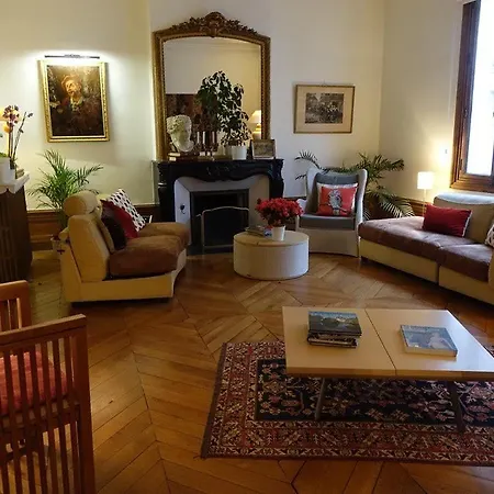 La Maison Jules 住宿加早餐酒店 4*