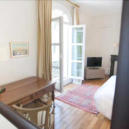 La Maison Jules 4* Тур