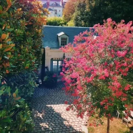 Bed & Breakfast La Maison Jules 4*