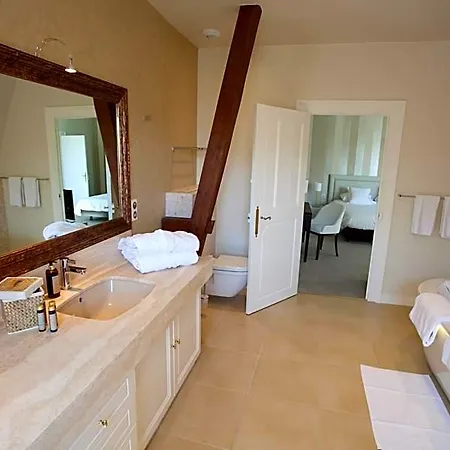 Couette-café La Maison Jules 4*