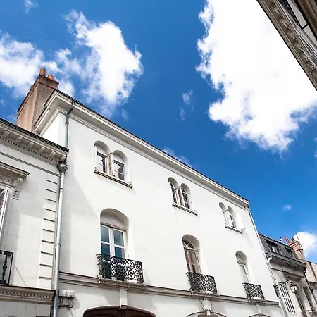 Bed & Breakfast La Maison Jules 4*