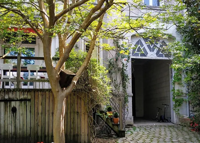 Bed & Breakfast La Maison Jules Tours