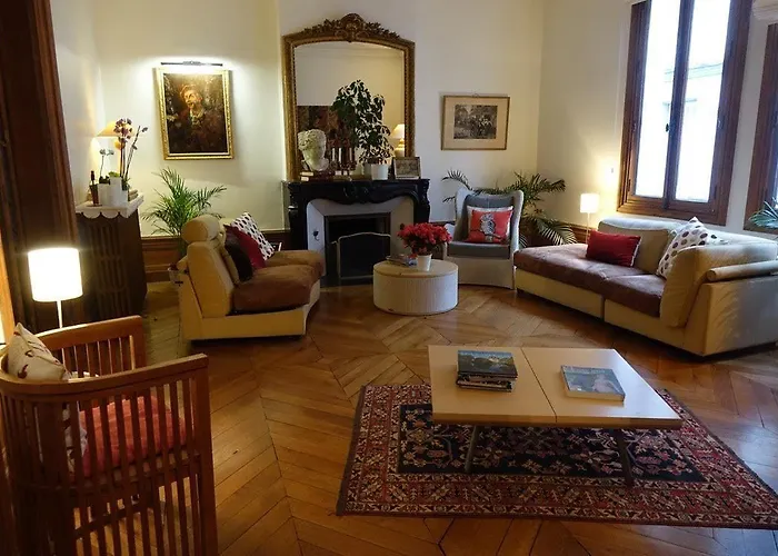 La Maison Jules Bed & Breakfast 4*