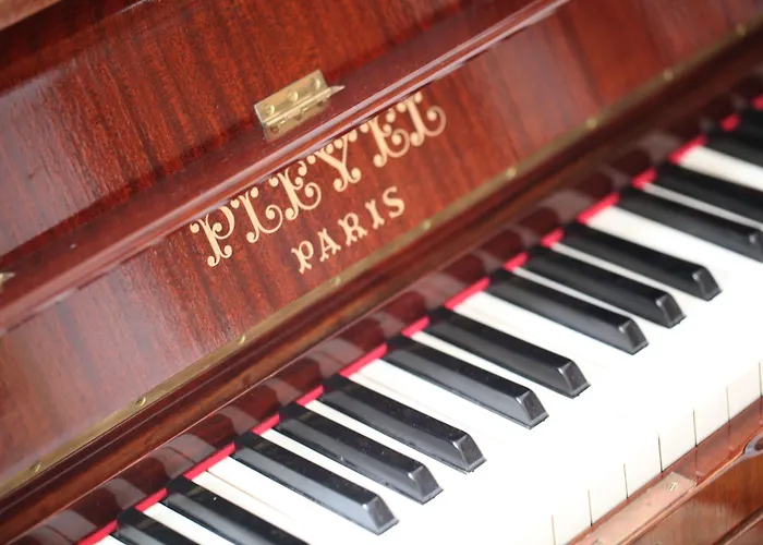 Bed & Breakfast La Maison Jules Tours