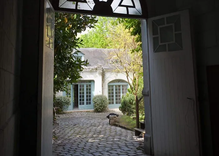 La Maison Jules Тур