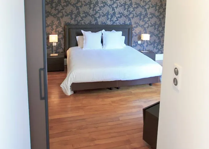 La Maison Jules Тур